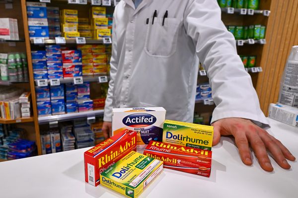 Actifed, Dolirhume, Humex, Rhinadvil... au total huit anti-rhume ne vont plus être en vente libre en pharmacie.