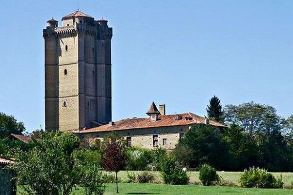 Le village de Bassoues et son donjon