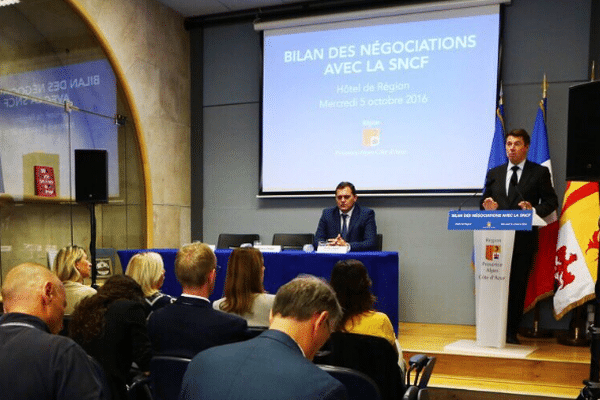 Lors de la conférence de presse à Marseille.