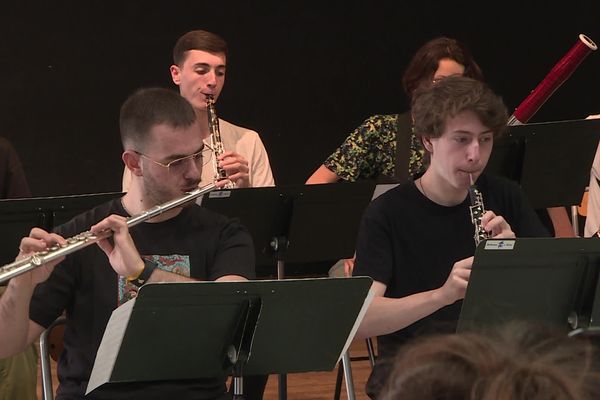 L'Orchestre des Jeunes du Centre est en répétition à Tours.