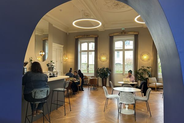 "Il y a de plus en plus d’endroits comme ça qui ouvrent" : le coworking a la cote à Limoges