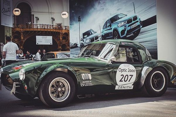 Les voitures exposées sous le Grand-Palais avant le départ du Tour auto.