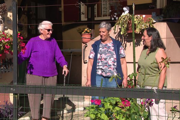 Rita Ginther, à droite, a appris l'alsacien au sein de sa belle-famille et de son voisinage. 