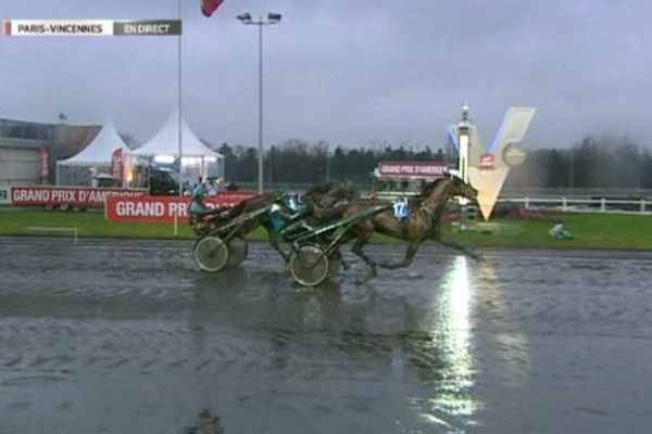 Maharajah devance Up and Quick au poteau sur la piste de Vincennes et remporte le Prix d'Amérique 2014