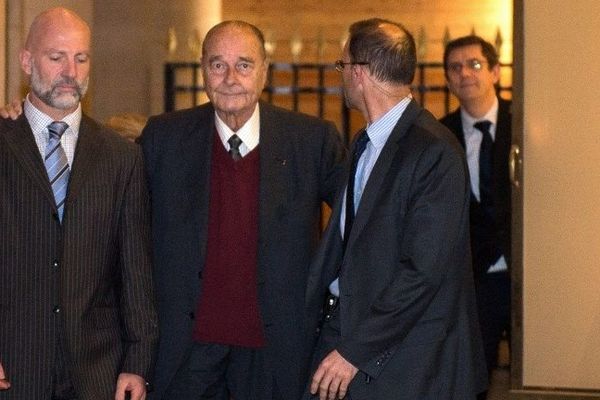 Jacques Chirac, le 3 décembre 2012 à Paris, quittant une réunion au Conseil Constitutionnel