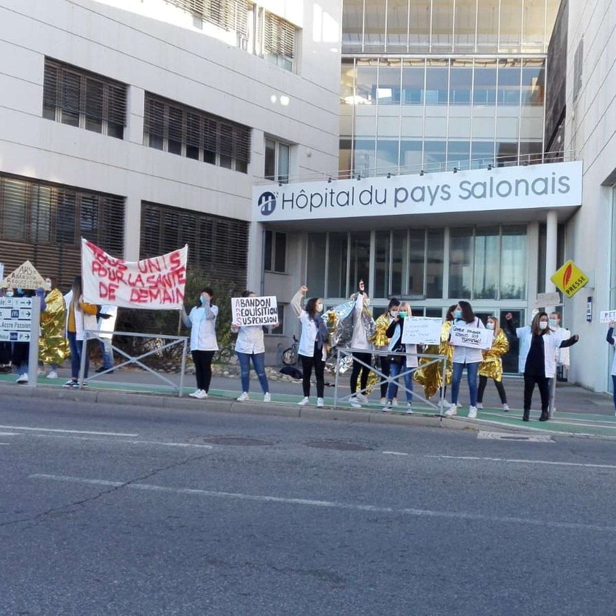 On En A Pleure Le Desarroi Des Etudiants Infirmiers Face A La Suspension De Leurs Cours Pour Faire Face Au Covid 19