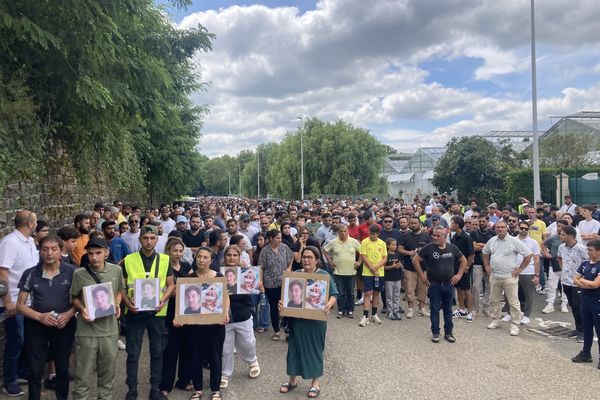 800 personnes se sont réunis pour cette marche blanche en hommage au jeune de 19 ans mort à Prissé, en Saône-et-Loire