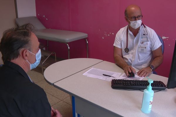 Ce patient, insuffisant cardiaque, vient de revoir son cardiologue pour la première fois depuis janvier.