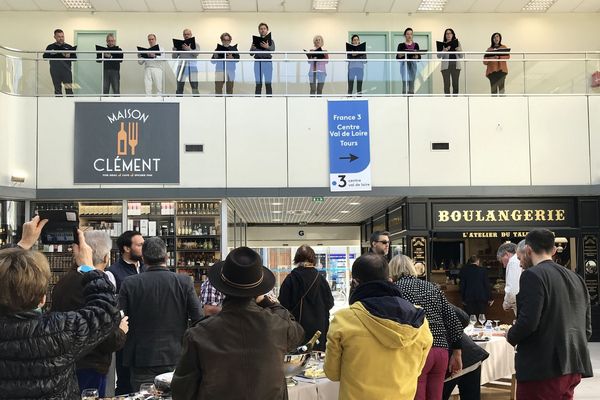 Buffet et opéra pour l'apéro des halles de Tours