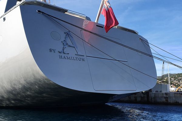 Le Plus Grand Yacht A Voile Prive Du Monde Amarre A La Ciotat