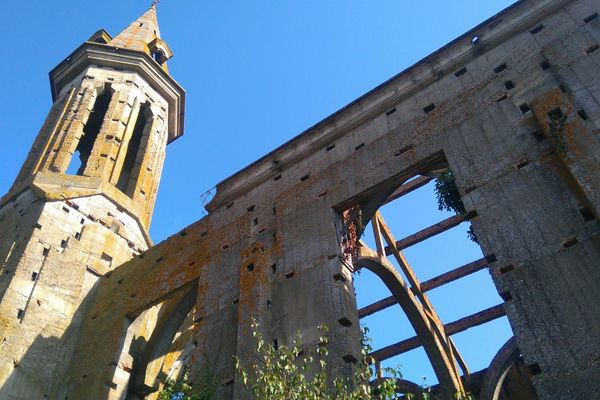 Un squelette de clocher à 36 m de haut