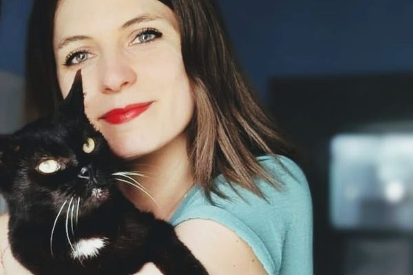 Sarah et son chat Batman se sont retrouvés après 12 ans de séparation.