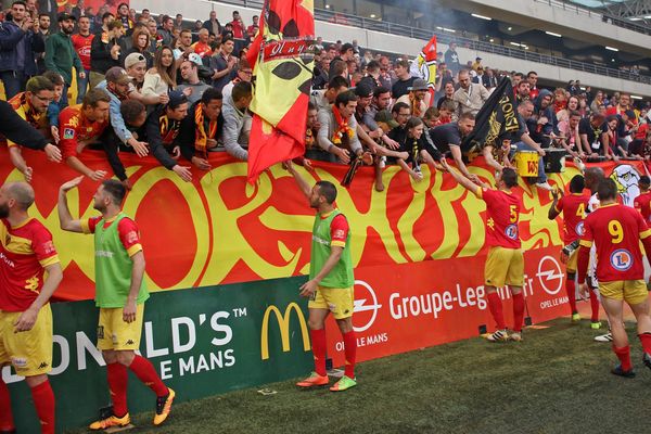 Le club met en place des animations pour fêter Noël et la mi-saison avec les supporters.