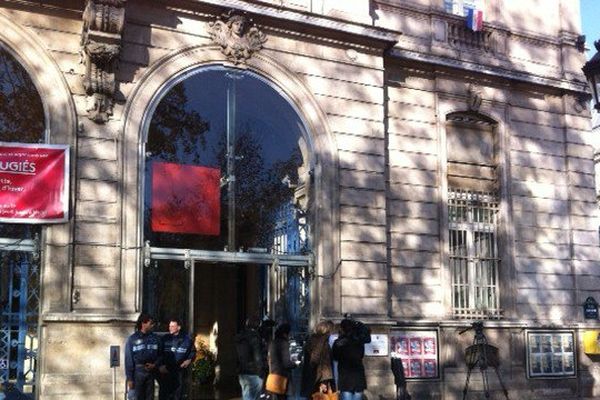 A la mairie du 11ème arrondissement, les psychologues recevront tous ceux qui en ont besoin pendant encore plusieurs jours.