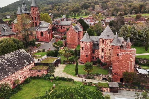 Le château de Vassinhac, au bas du bourg de Collonges-la-Rouge, en Corrèze