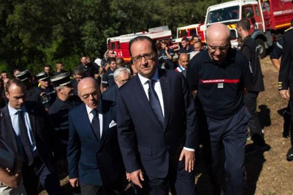 François Hollande assistait ce lundi à des manoeuvress antiincendie à Bormes-les-Mimosas dans le Var