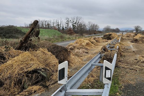 Blocage de l'autoroute A20 au nord de Montauban (82)