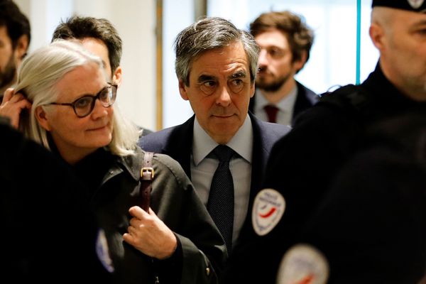 Pénélope et François Fillon arrivant au parquet national financier à Paris, le 10 mars 2020.