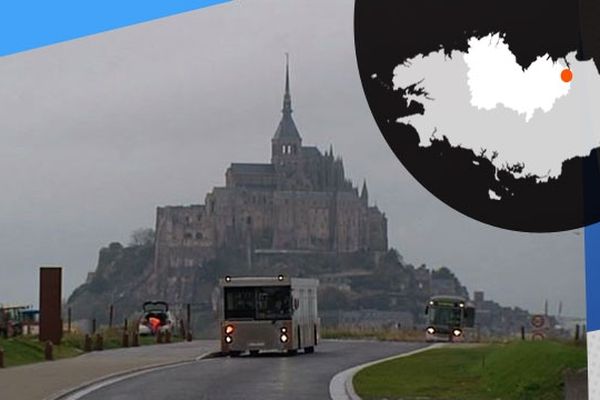 Les navettes chargées de transporter les touristes, sur le site du Mont-Saint-Michel