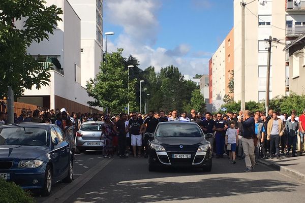 Jeune tu Nantes un millier de personnes la marche blanche