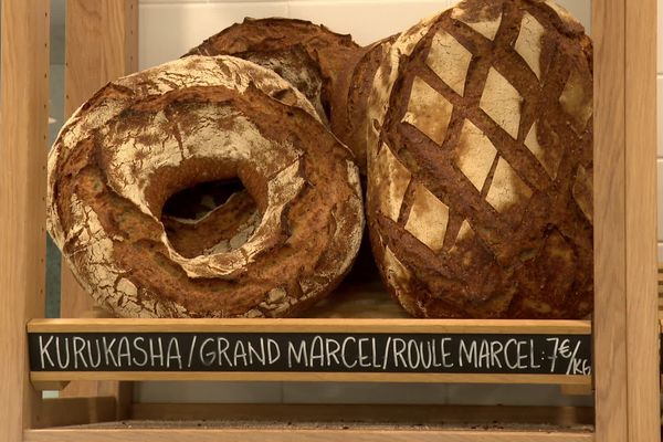 Un boulanger rennais a totalement laissé tomber la traditionnelle baguette pour ne faire que du gros pain.