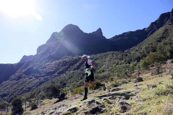 Une distance de 165kms avec un dénivelé positif d’environ 10 000 mètres et autant en négatif