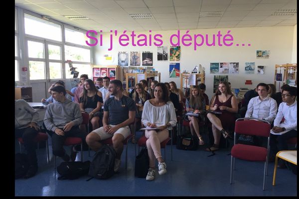 Et s'ils étaient députés, quelles seraient leur priorité ? réponse des élèves du lycée de la mer de Biganos