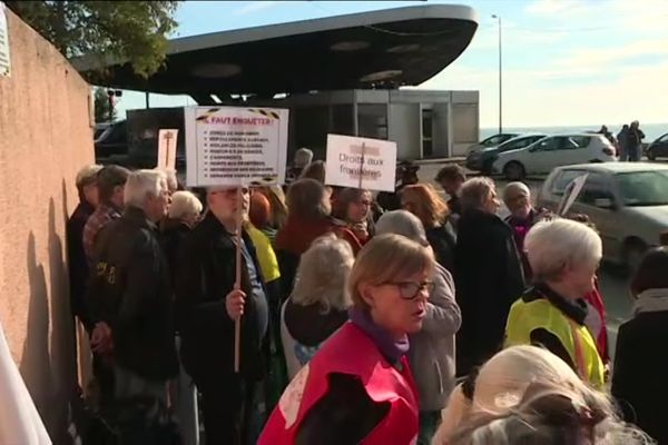 Mobilisation pour atteintes aux droits fondamentaux des migrants à Menton. 