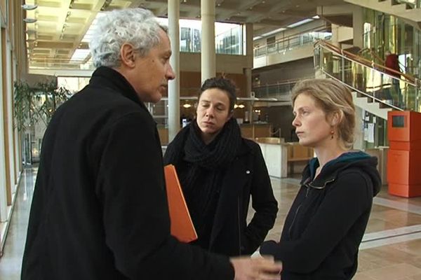 la militante et son avocat au tribuanl de Montpellier