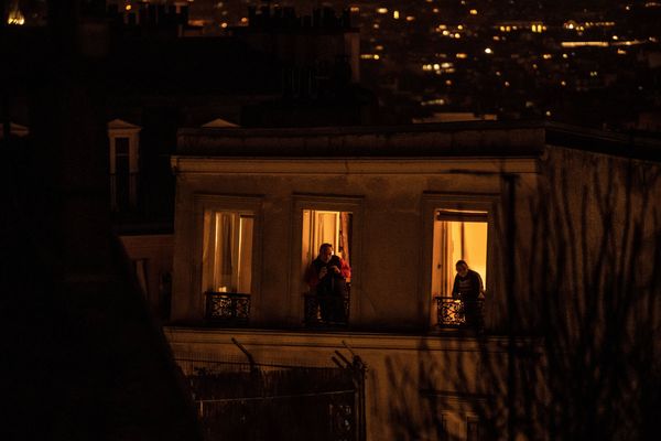 A 20 heures, applaudissez le personnel médical qui lutte contre le Covid-19