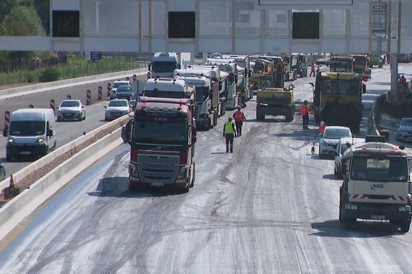 En raison de travaux d'agrandissement, la rocade est fermée entre les échangeurs 7 et 4 jusqu'à lundi 7 septembre à 6h. 