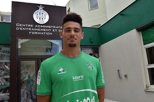 Kevin Malcuit (Niort) signe pour 4 ans chez les Verts - 28/8/15