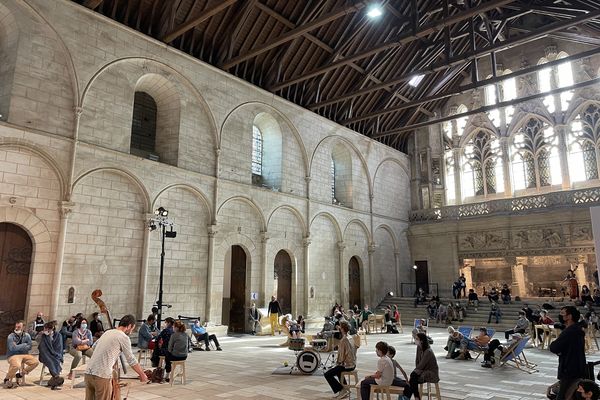 Le parcours musical débute dans la salle des pas perdus. Un lieu exceptionnel qui produit une acoustique bien particulière.