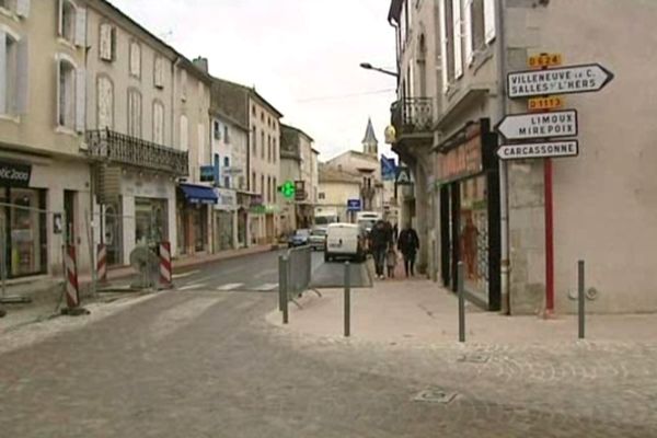 Castelnaudary (Aude) - centre ville - février 2013.