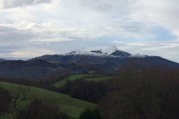 Le sommet de la Rune couvert de neige ce dimanche 7 janvier. 