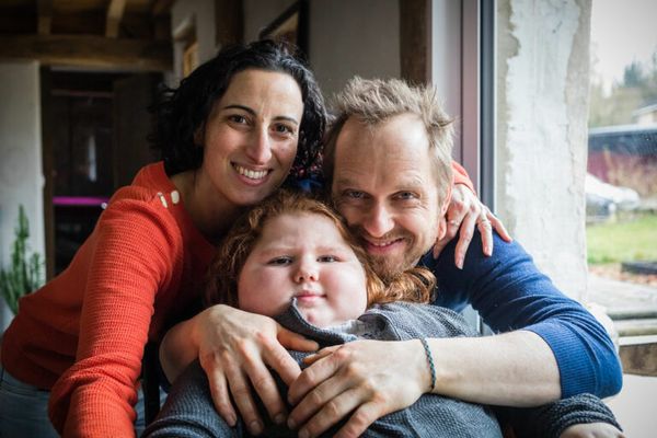 Andréa et ses parents, à l'origine de l'association "Les bobos à la ferme".