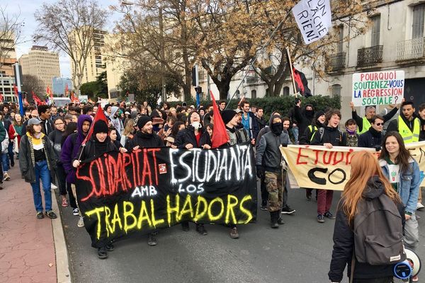 A Montpellier, les étudiants en tête de la manifestation du jeudi 6 février contre la réforme des retraites.