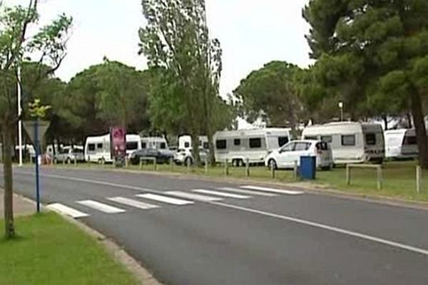 Gruissan (Aude) - une communauté évangélique occupe un pinède - 16 juin 2015.