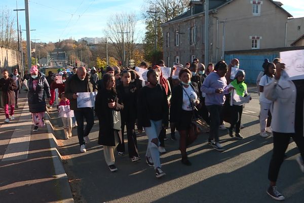 La marche blanche en hommage à la petite Maelys, ce samedi 20 novembre à Limoges.