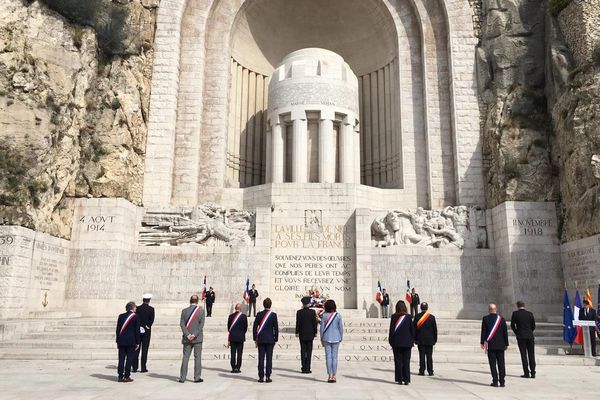 Une commémoration en comité très réduit, et avec un strict respect des distances... Ce 8 mai 2020 revêt une signification toute particulière.