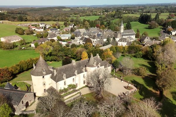 Le château de Rilhac-Xaintrie sauvé de la ruine par ses actuels propriétaires