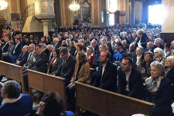 De nombreux élus sont chaque année présents lors des célébrations de la Madonuccia à Ajaccio.