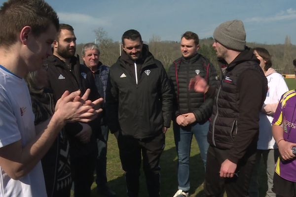 70 personnes en situation de handicap mental ont découvert le rugby, avec deux stars du CAB.