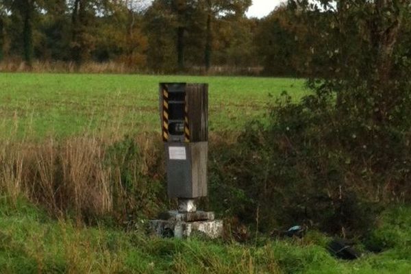 Le radar de Goven (35) vandalisé dans la nuit du 9 au 10 novembre 2013.