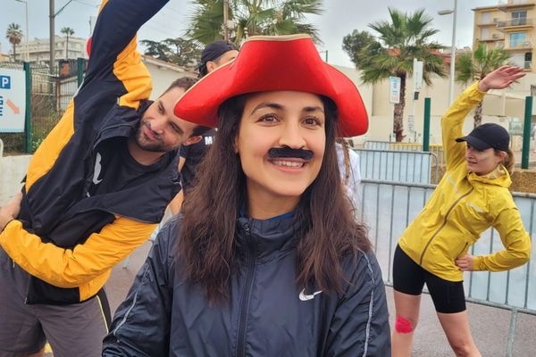 Entre 100 et 150 participants sont venus braver la pluie ce dimanche 24 novembre à Cannes pour courir dans le cadre de Movember, un événement qui récolte des fonds pour la santé masculine.