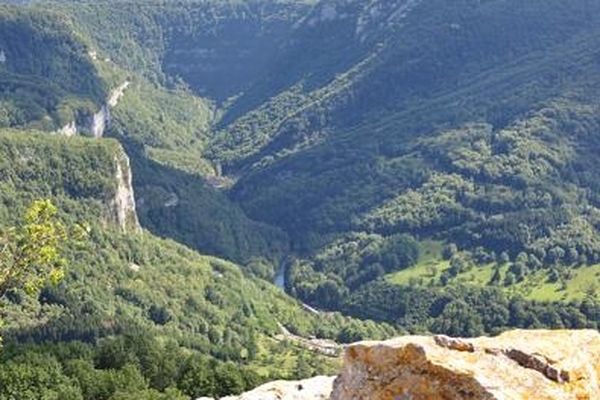 La vallée de la Loue depuis Hautepierre. 