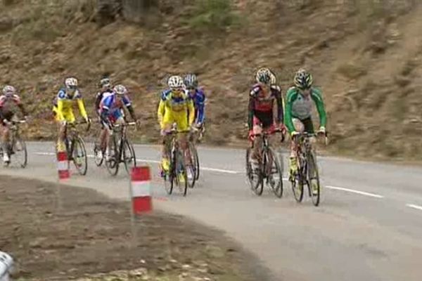 Vraie course de grimpeurs, la 22ème Durtorccha a été remportée au sprint par Christophe Goutille, coureur du VC Roanne.