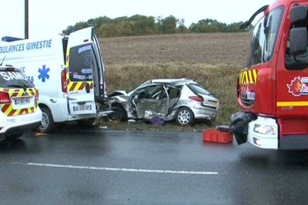 L'accident à Mensignac en Dordogne a fait deux morts le 14 novembre 2014.