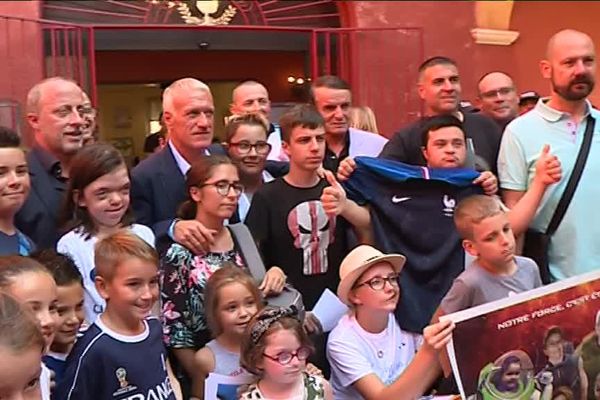 L'Association Adrien qui a pour but d'améliorer le quotidien des enfants malades et de leurs parents a organisé ce mercredi 19 septembre une belle rencontre avec Didier Deschamps.