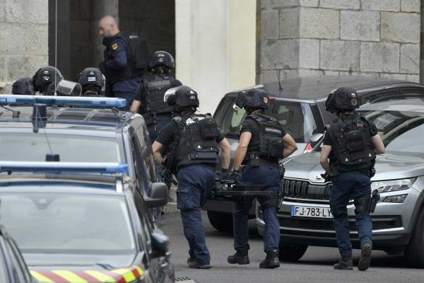 Mardi 22 juin, une équipe de gendarmes du PSIG est sur place à Cunlhat, dans le Puy-de-Dôme.